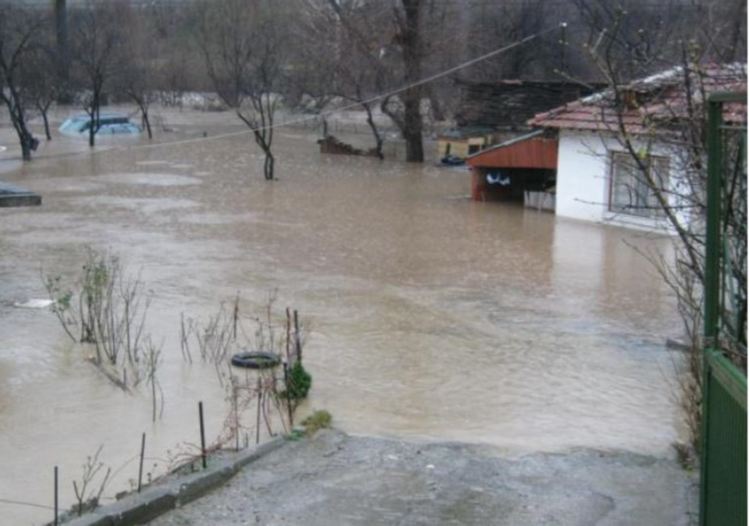 Нивото на река Ерма се вдигна с 3 метра