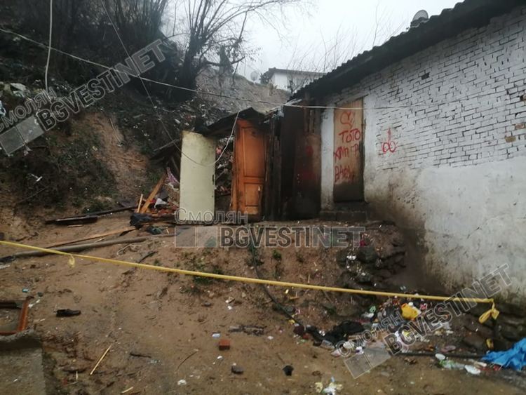 Пороите нанесоха десетки поразии в цялата област, къща затрупа 11 души