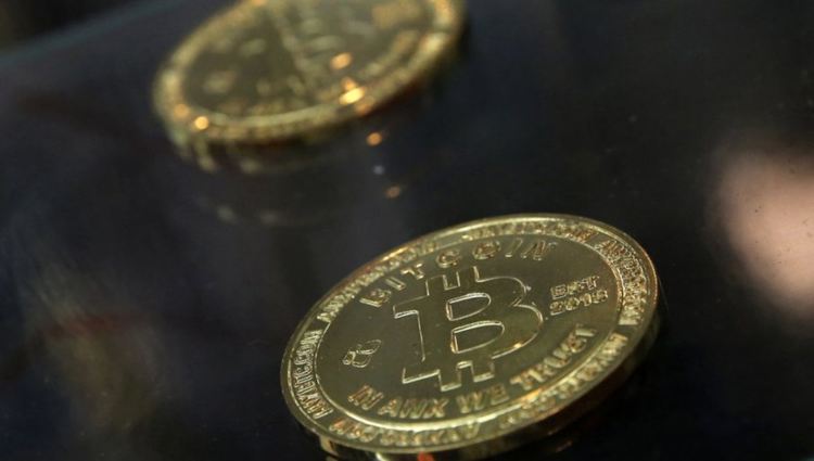 Биткоин поевтиня с над 20 процента