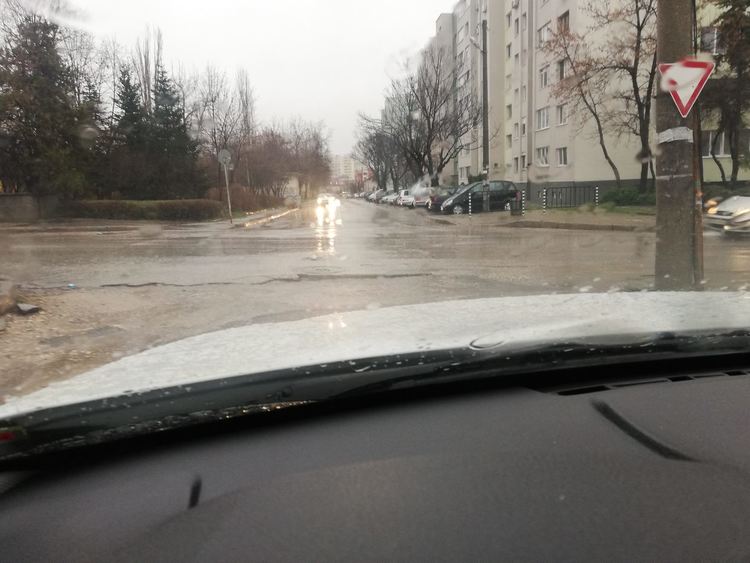 Хасковлия: Деца и родители газят във вода и кал, за да стигнат до детска градина