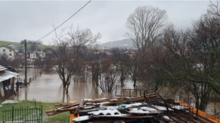 Критична ситуация в радомирското село Прибой, водоподаването в Трън е възстановено