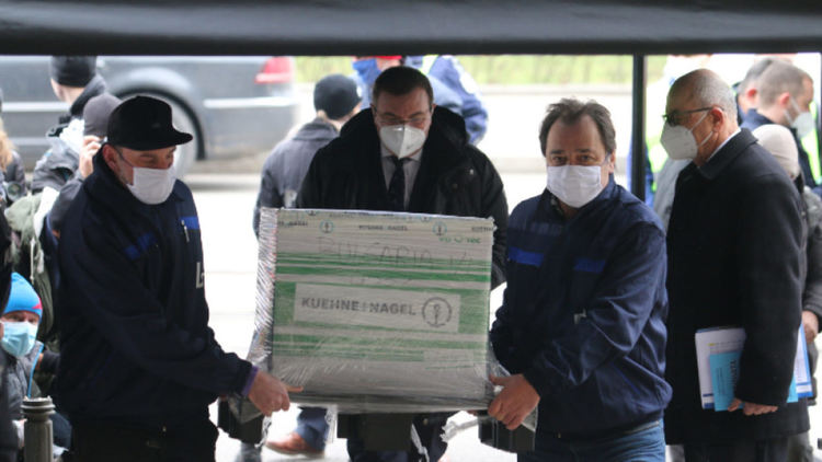 Обмислят промяна на мерките от началото на февруари