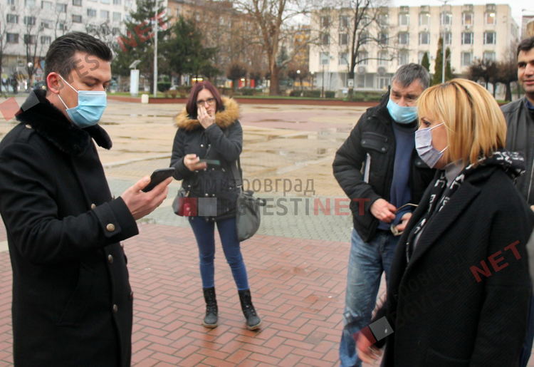 Организираха протест за цената на водата в Димитровград, димитровградчани не го подкрепиха