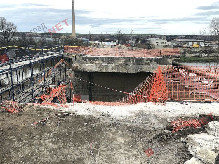 моста над река Марица