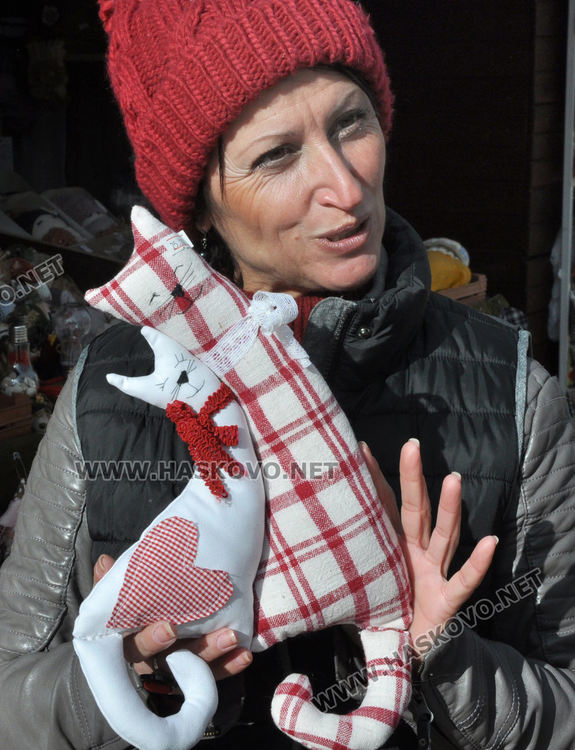 Нетрадиционни са първите мартеници в Хасково