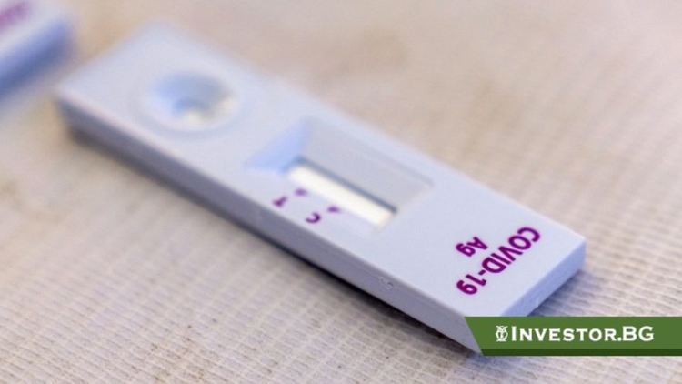 До края на месеца тестват учителите за антигени