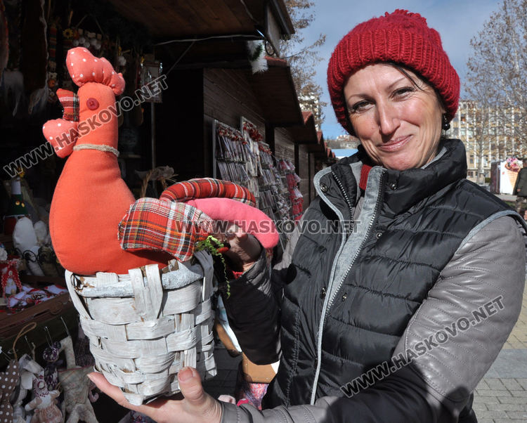 Нетрадиционни са първите мартеници в Хасково