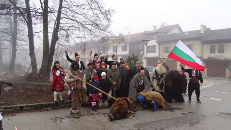 Сурва по време на пандемия - без обикаляне по къщите