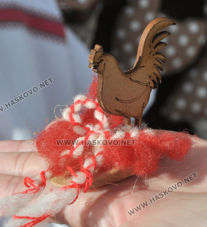 Нетрадиционни са първите мартеници в Хасково