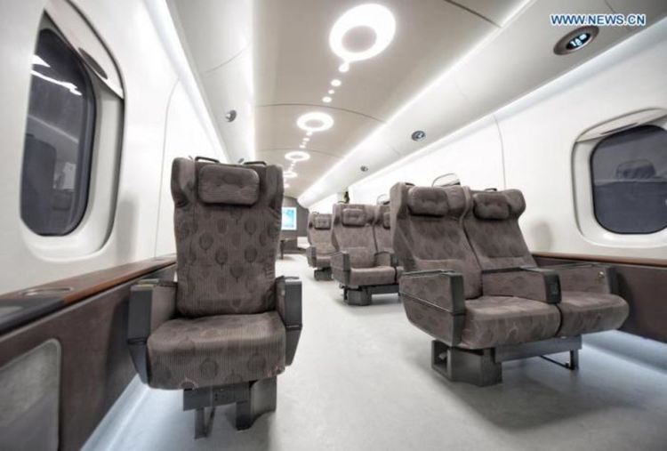 Така изглежда отвътре прототипът на новия маглев влак