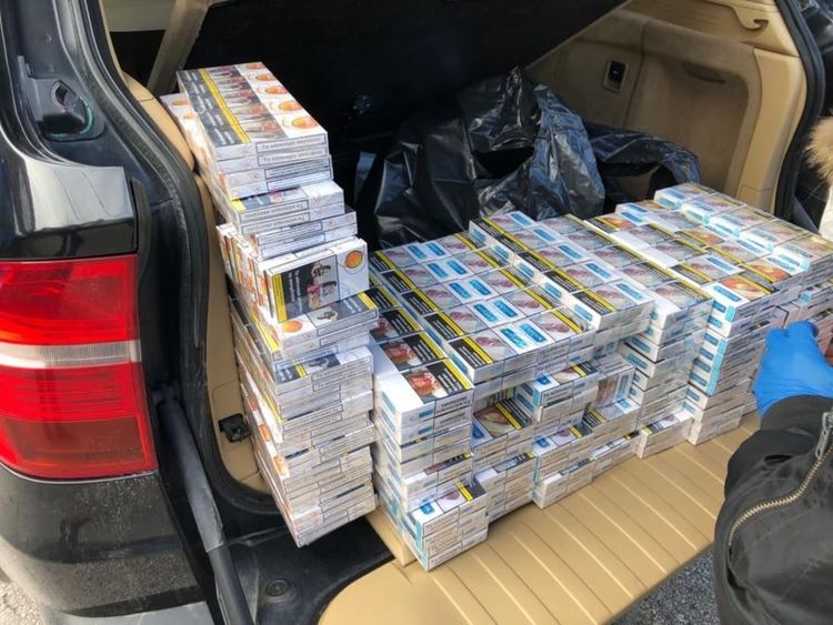 Двама хасковлии са задържани със 154 740 безакцизни цигари при спецакция 