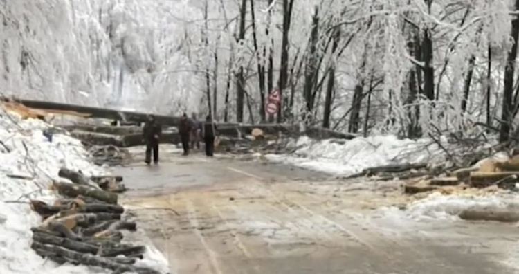 МВР и АПИ: Шофирайте внимателно, опасно време