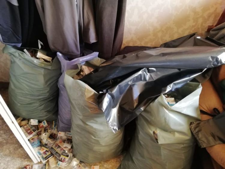 Двама хасковлии са задържани със 154 740 безакцизни цигари при спецакция 