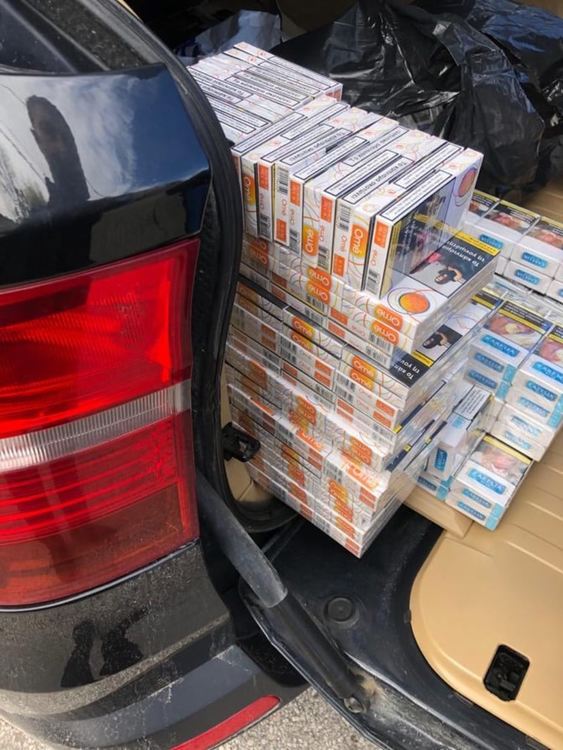 Двама хасковлии са задържани със 154 740 безакцизни цигари при спецакция 