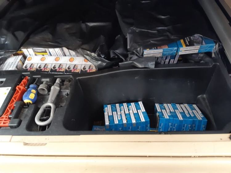 Двама хасковлии са задържани със 154 740 безакцизни цигари при спецакция 