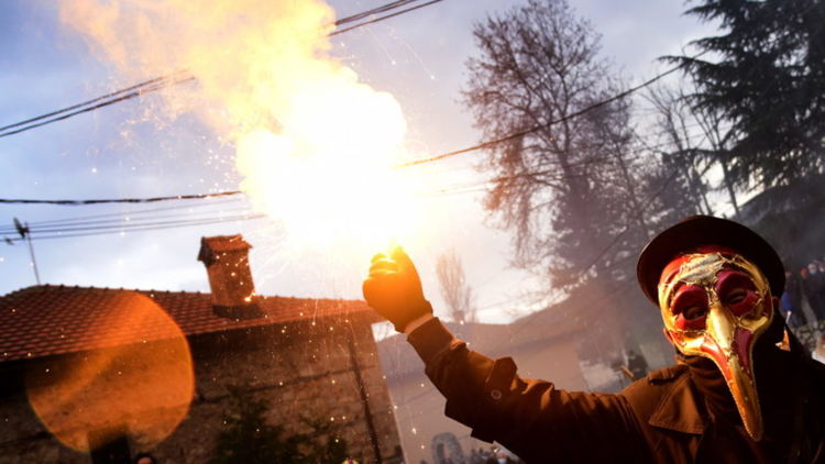 МВнР проверява сигнал за изгорено българско знаме в Северна Македония