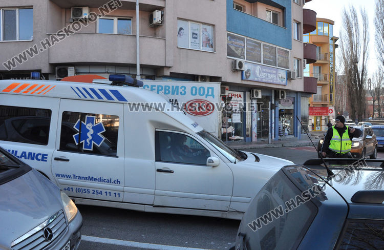 Аварирал камион затрудни движението по булевард „Съединение“