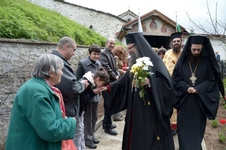 Митрополит Николай пристига в Чепеларе за Атанасовден