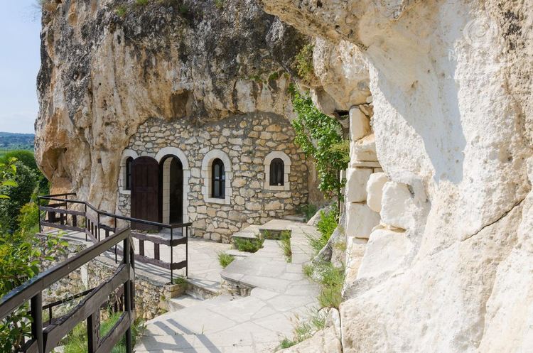 Свети Йоаким основава Ивановския скален манастир преди 800 години