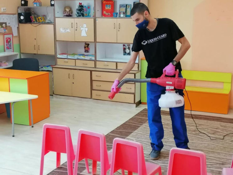 Дезинфекцират детските градини по селата в община Димитровград с иновативна технология