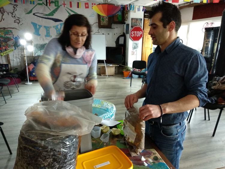 Млади хора от Смолян се включиха в проект "Бъди еко новатор"