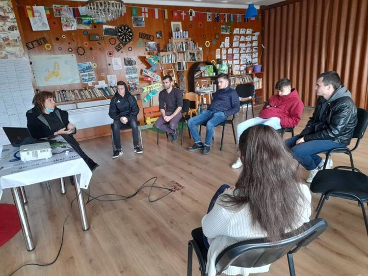 Млади хора от Смолян се включиха в проект "Бъди еко новатор"