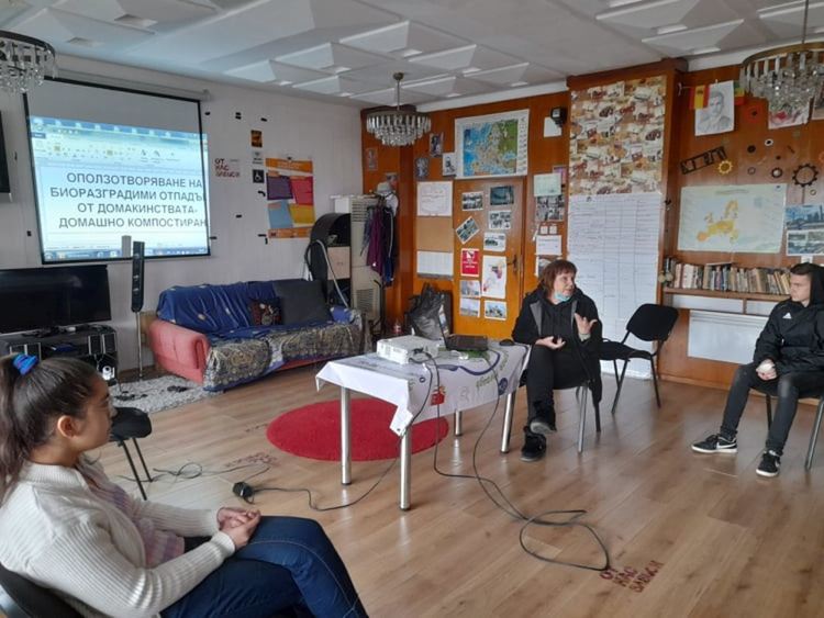 Млади хора от Смолян се включиха в проект "Бъди еко новатор"