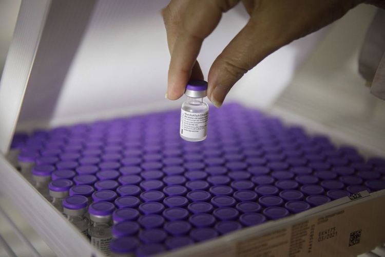България ще получи само половината от очакваните 35 000 ваксини на Пфайзер в понеделник