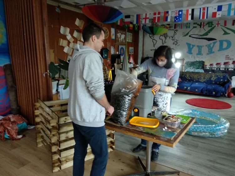 Млади хора от Смолян се включиха в проект "Бъди еко новатор"