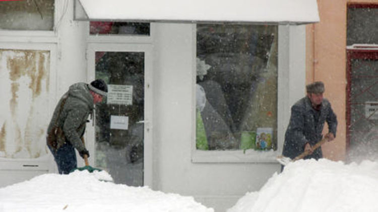 Един починал от студ и над 20 сигнала за премръзнали хора за денонощие