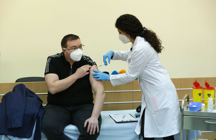 Големите ученици - три седмици на училище, три - вкъщи