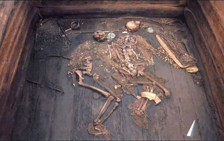 Учени възстановиха лицата на Сибирския Тутанкамон и на неговата държанка