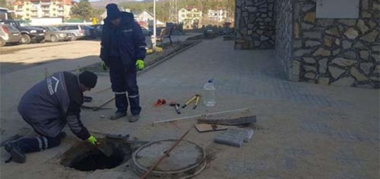 Обновяват тротоарите в кв."Единадесети" в Момчилград