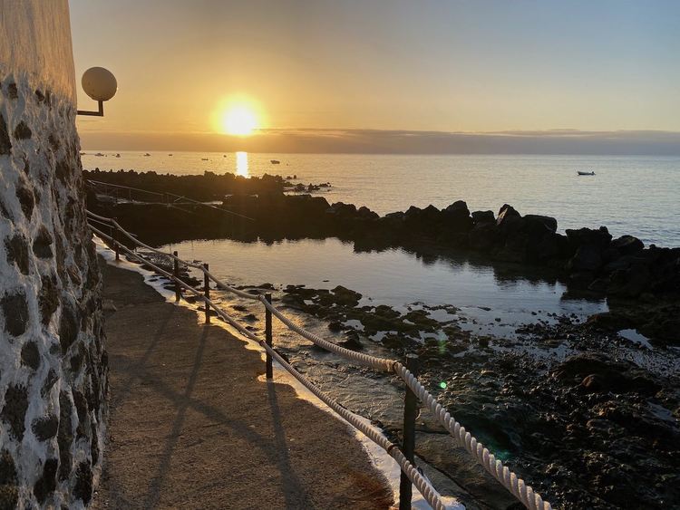 Затопляне, слънчево и ветровито