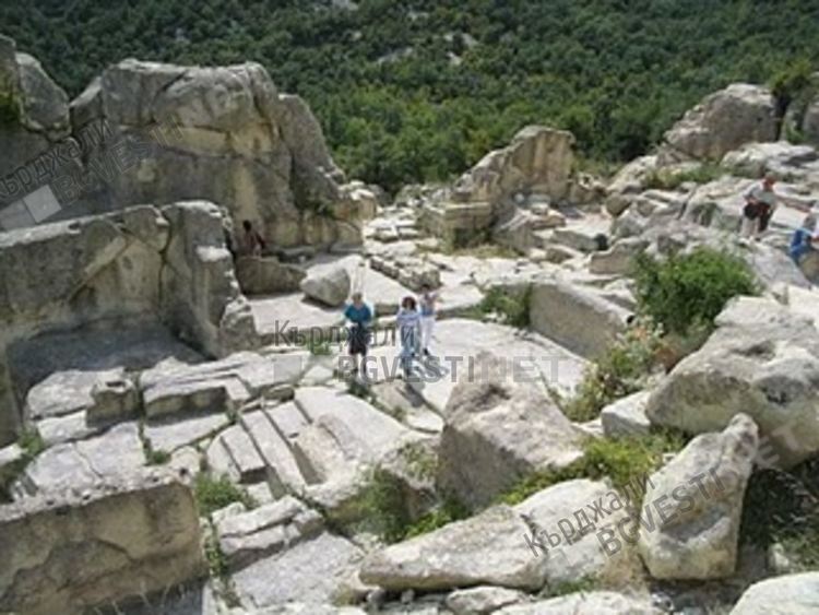 Правителството отпусна 450 000 лева за консервациите на Перперикон и крепостта Вишеград