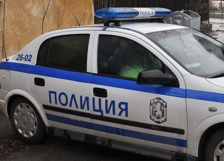 Спипаха 23-годишен за кражби на маратонки, котлон и въдици