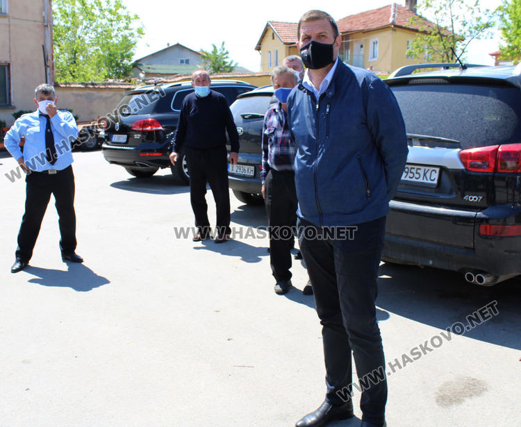 Градоначалникът на Хасково иска повишение на заплатата си и тази на кметовете на селата