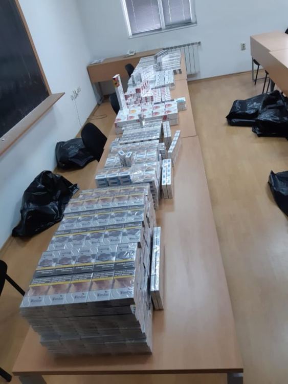 Конфискуваха 43 140 цигари без бандерол, задържаха младеж с „пико”