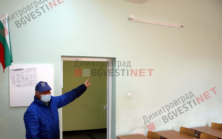 Иновативно: в димитровградско училище си разработиха система за борба с вируси