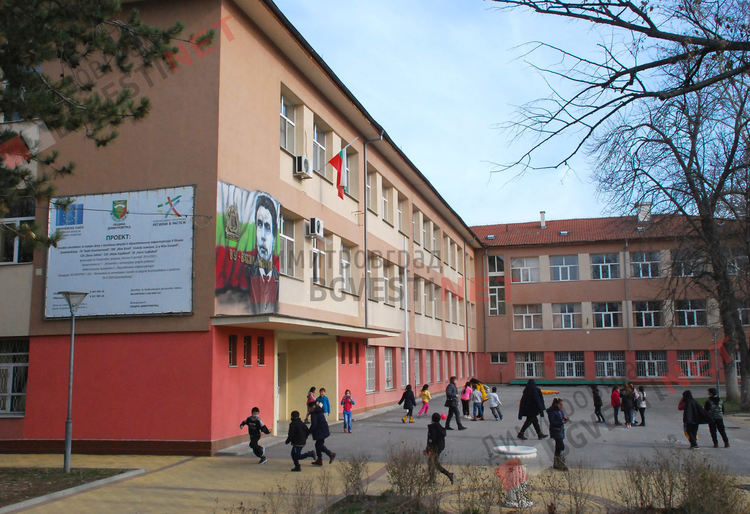 Иновативно: в димитровградско училище си разработиха система за борба с вируси