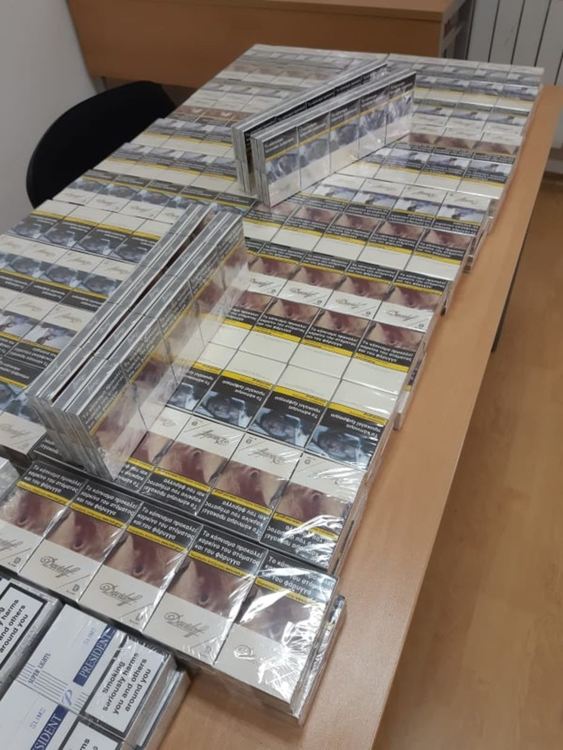 Конфискуваха 43 140 цигари без бандерол, задържаха младеж с „пико”