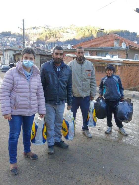 Основно училище "Юрий Гагарин" подкрепя пострадалите семейства от ул."Младост"