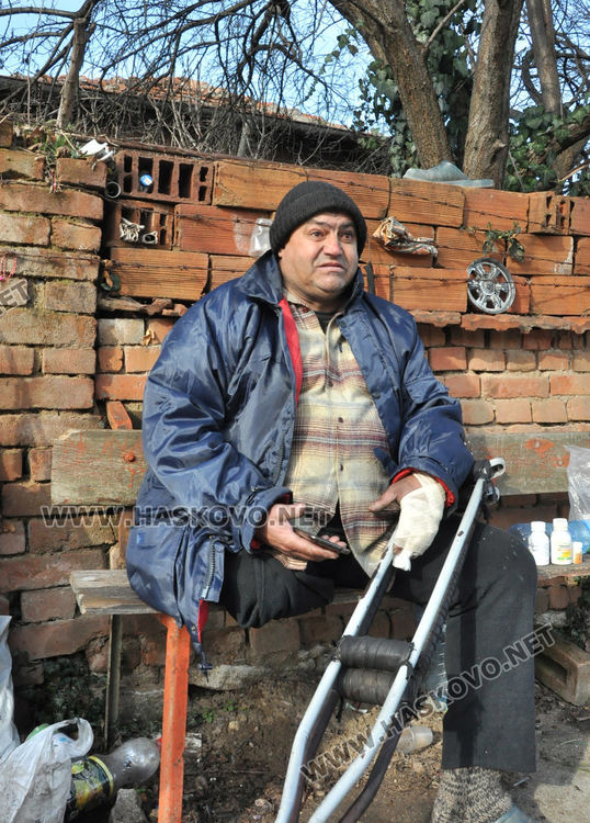 55-годишен инвалид остава на улицата след пожар в къщата му