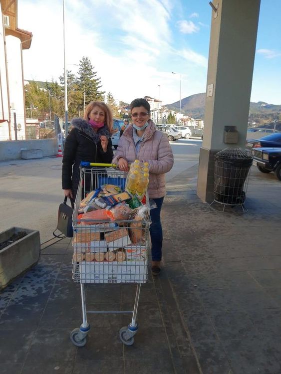 Основно училище "Юрий Гагарин" подкрепя пострадалите семейства от ул."Младост"