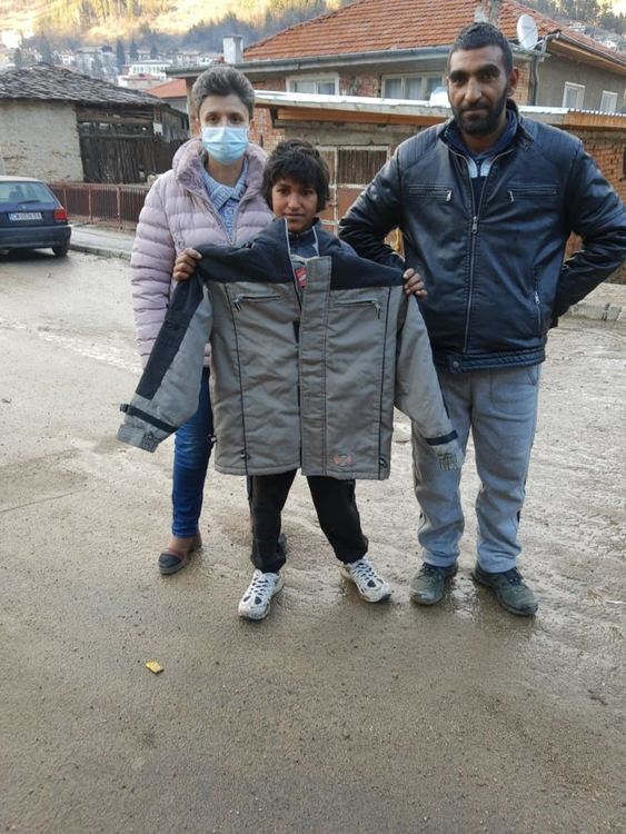 Основно училище "Юрий Гагарин" подкрепя пострадалите семейства от ул."Младост"