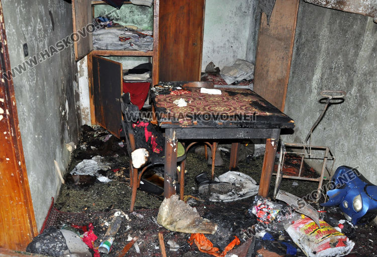 55-годишен инвалид остава на улицата след пожар в къщата му