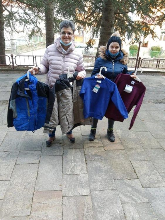 Основно училище "Юрий Гагарин" подкрепя пострадалите семейства от ул."Младост"