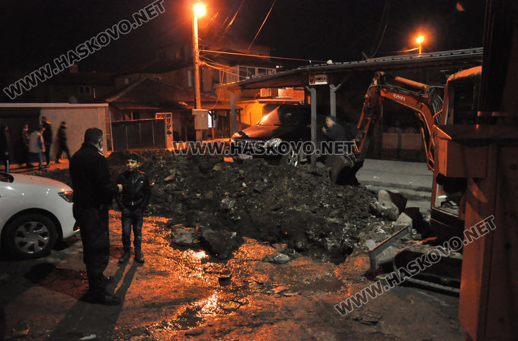 Полиция, КОРЗ и ВиК в “Република” заради незаконен водопровод и канализация