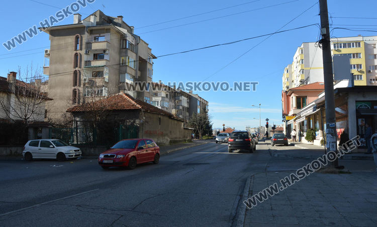 Възразяват срещу стесняване на улица „Дунав” заради бъдещо строителство