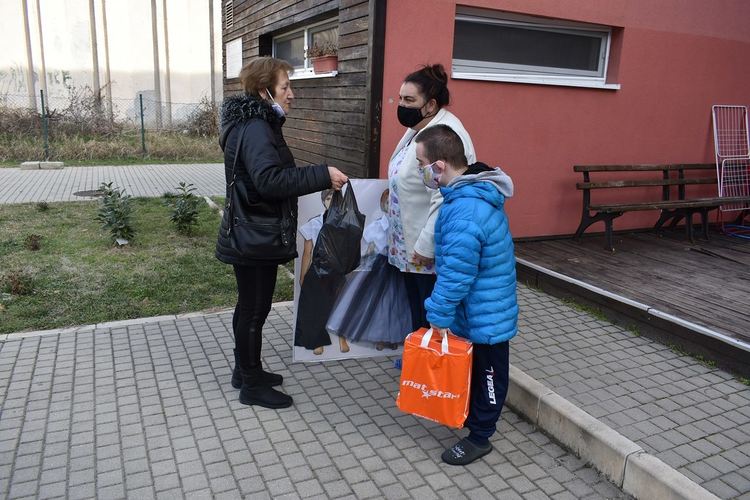 Магнитни модели подпомагат развитието на потребителите от Центъра за настаняване от семеен тип за деца и младежи